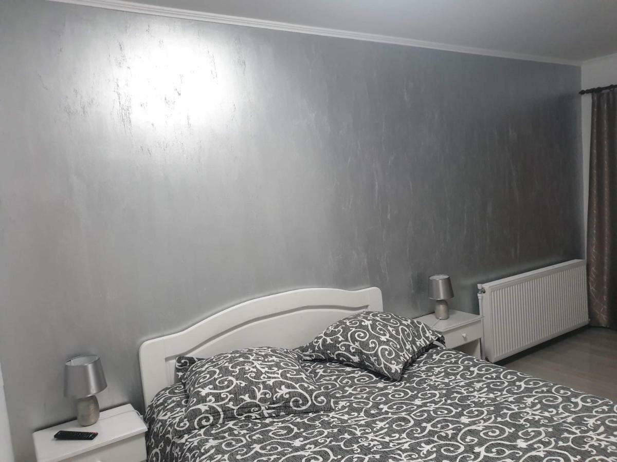 Pensiunea Gallamar Bîrlad Εξωτερικό φωτογραφία